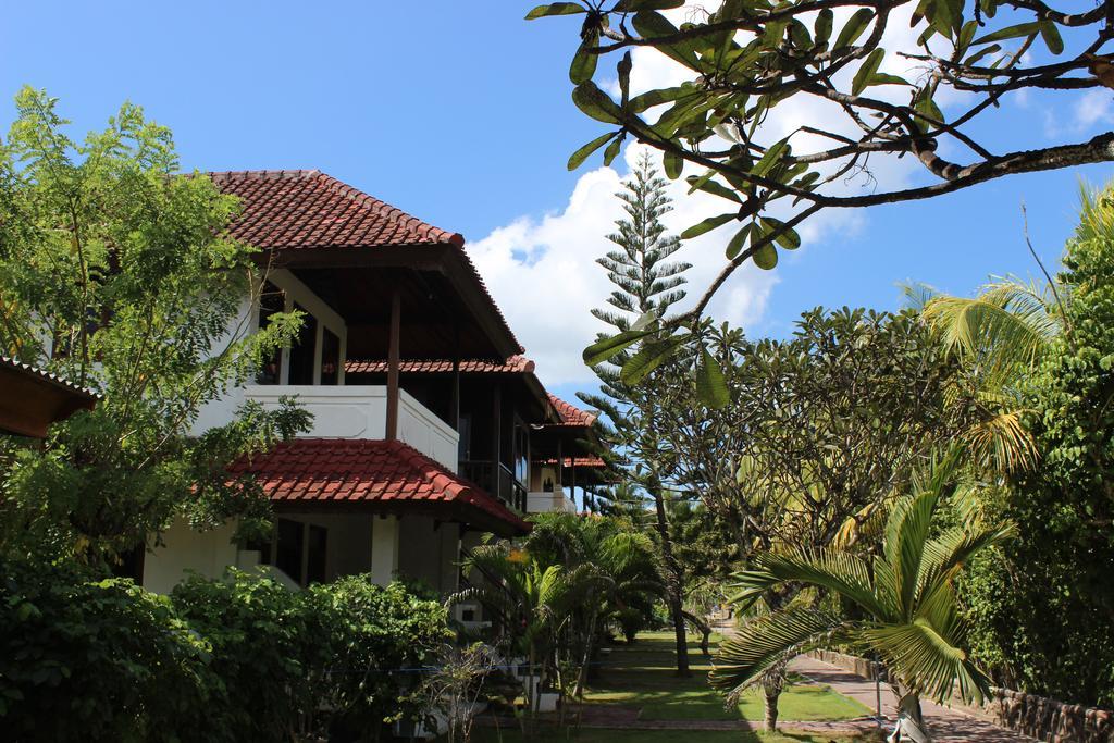 Star Two Thousand Bungalow Nusa Lembongan  Exterior photo