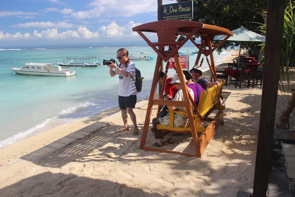 Star Two Thousand Bungalow Nusa Lembongan  Exterior photo